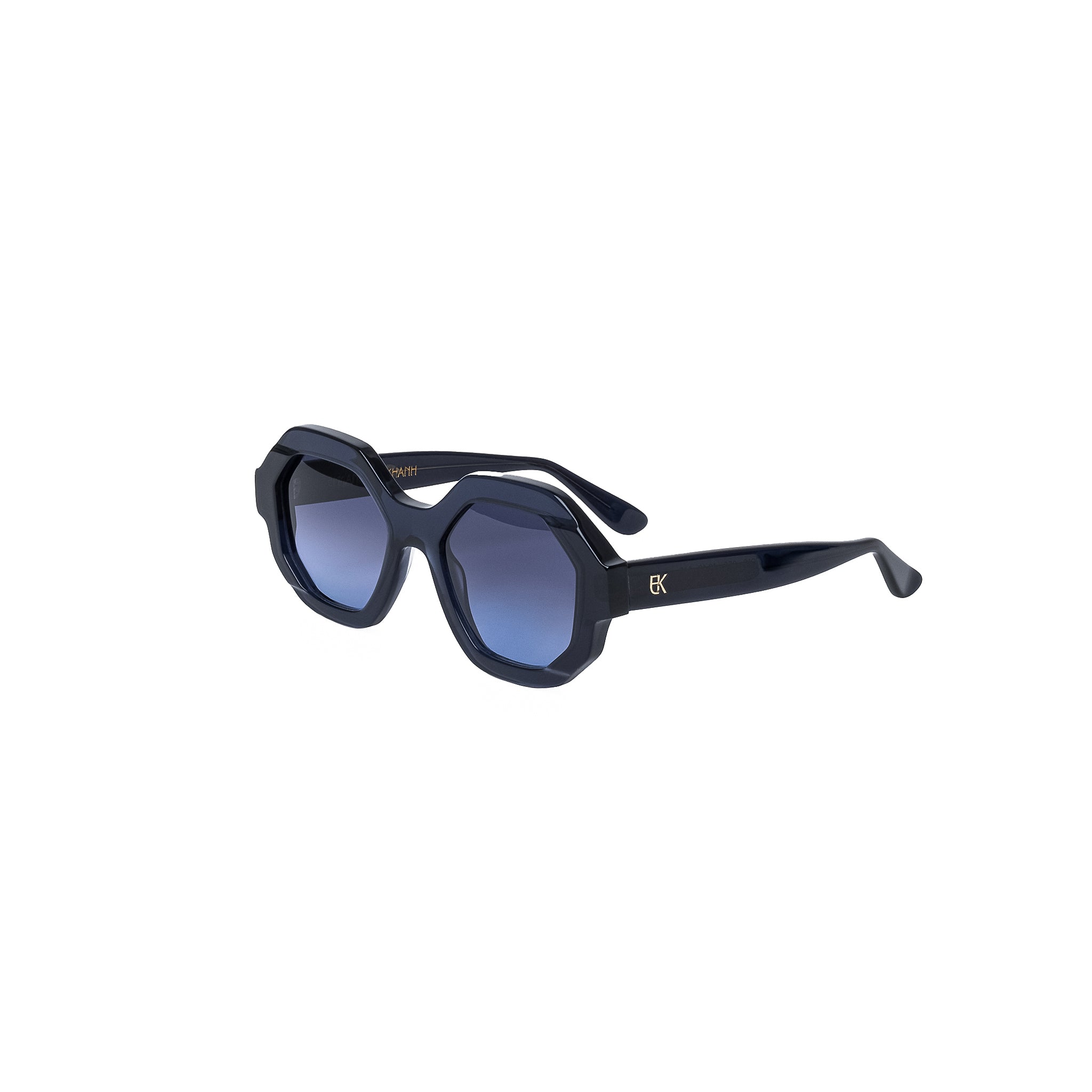 Emmanuelle Khanh | 7010 | 688